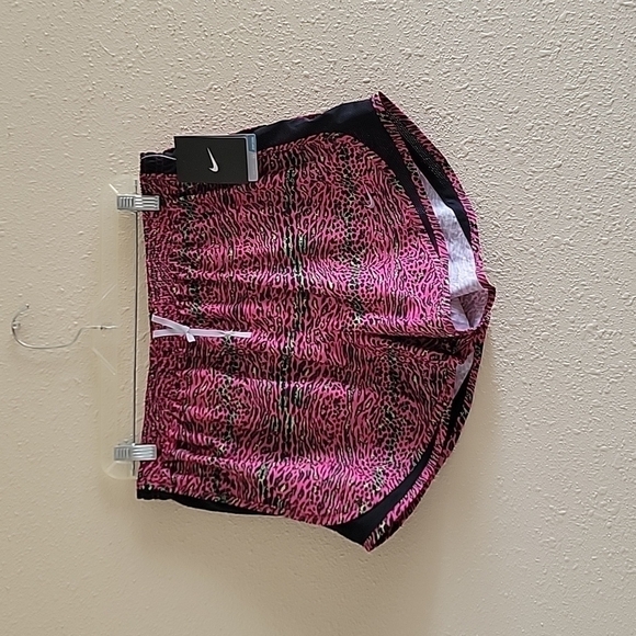𝅺NIKE Running Shorts - Picture 1 of 5